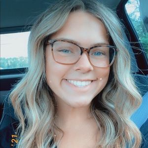 Meet your Posher, Megan